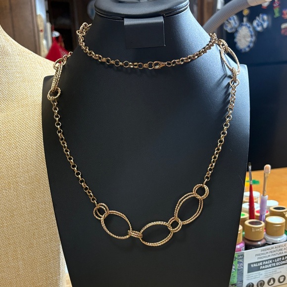 Elegant Antique Gold Tone Chain Necklace - Picture 1 of 4